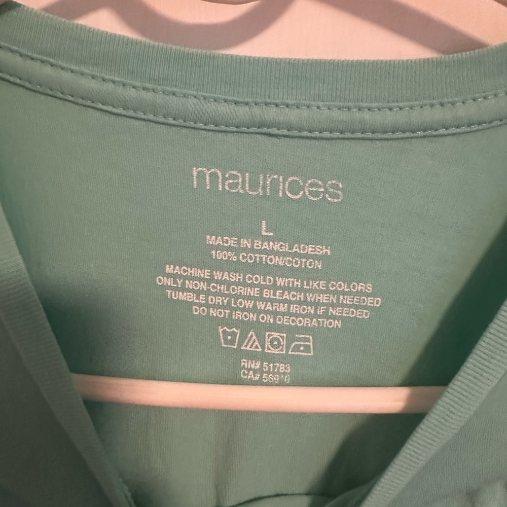 Maurices Green Graphic T-Shirt - Picture 2 of 3
